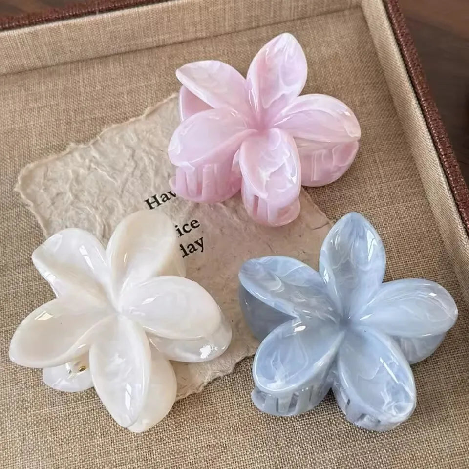 Bloom Hair Claw Clip