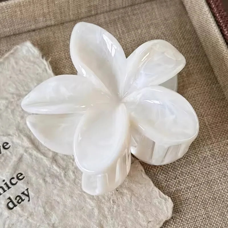 Bloom Hair Claw Clip