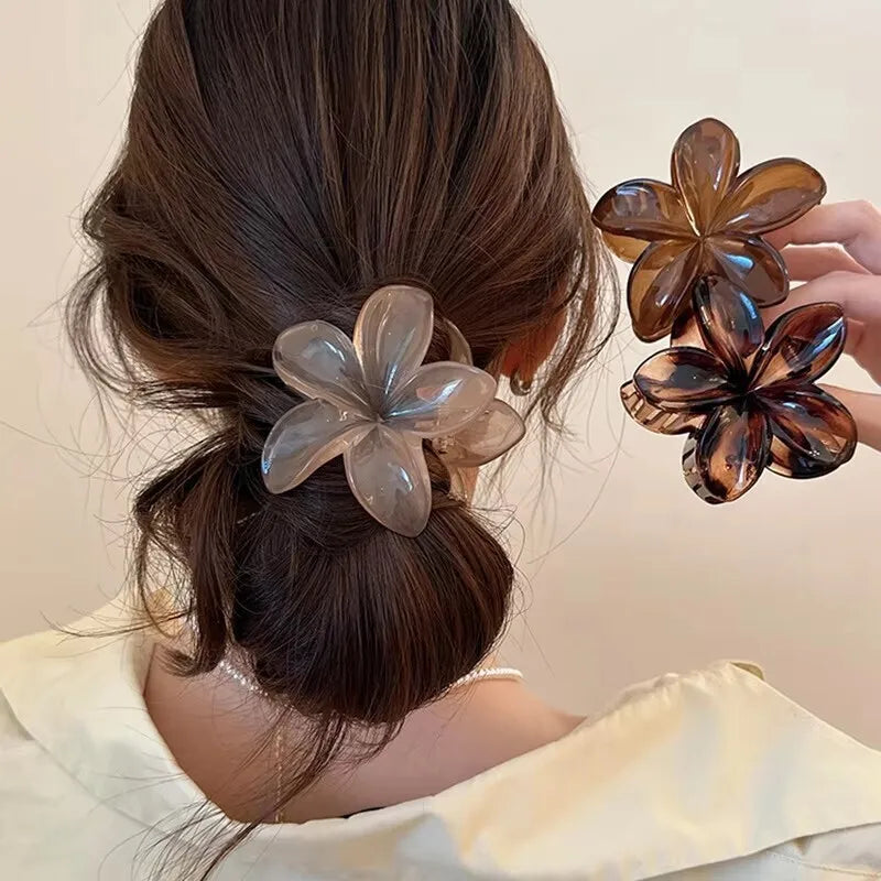 Bloom Hair Claw Clip